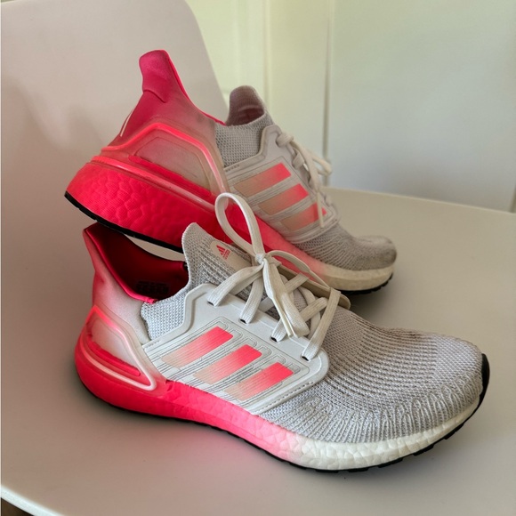 Women’s Adidas Ultraboost shoes size 7 - Picture 6 of 7